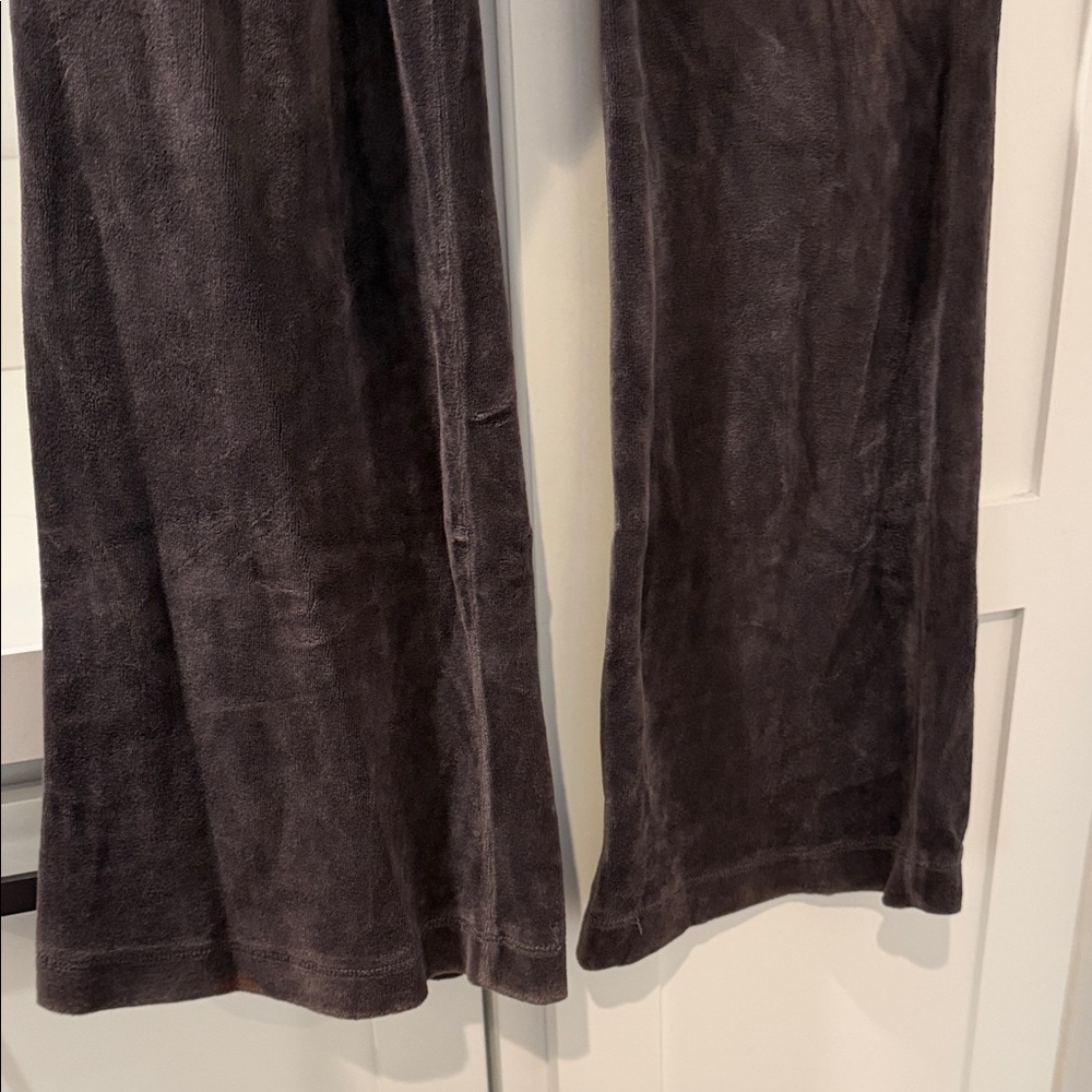 Juicy Couture Velour Gray Pants - Picture 5 of 16